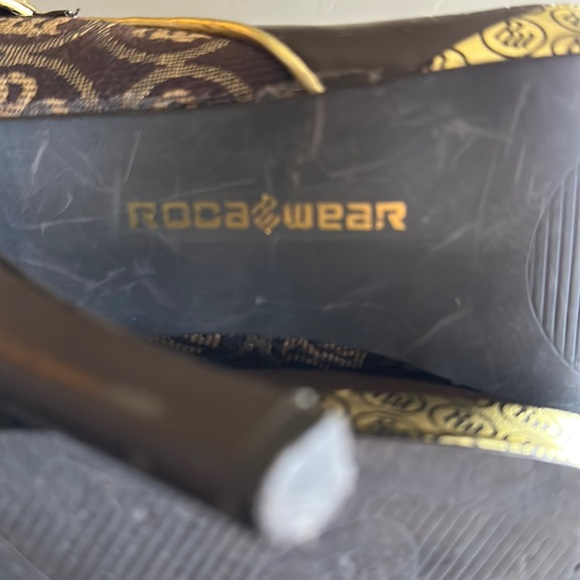 🛍️ Vintage 90’s Rocawear monogram brown with gold accents 4” heel rare boots - Picture 6 of 8